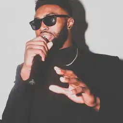 小托马斯调侃杰伦布朗,布朗机智回应