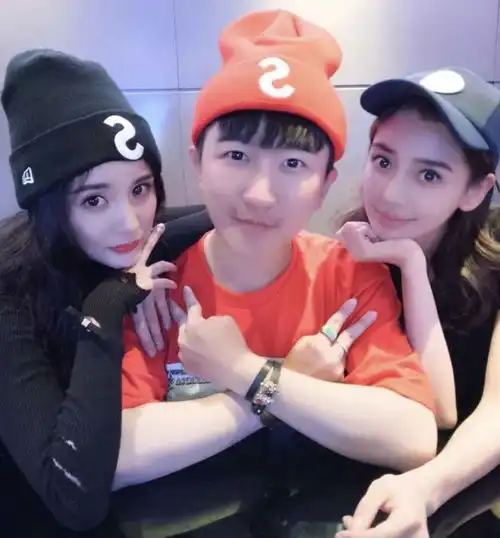 杨幂不出席昔日唯一伴娘唐嫣的婚礼关系闹掰