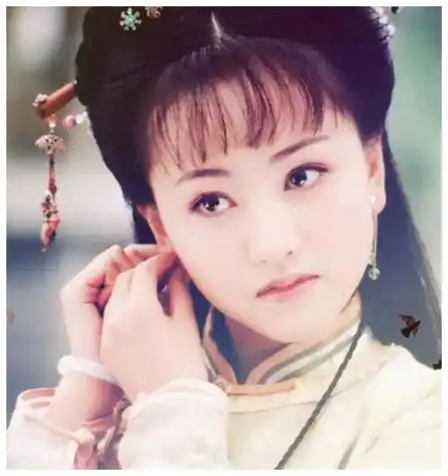 赵丽颖邱淑贞杨蓉赵薇王艳林心如,女星空气刘海造型,谁最美