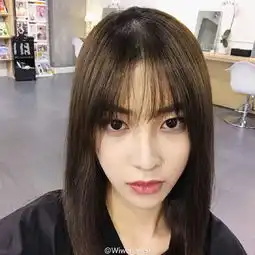 组图林更新前女友大口吃面高冷女神变逗比