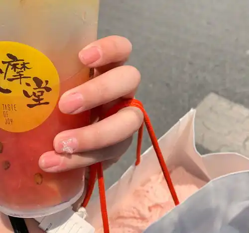 最近很火的蜥蜴美甲,这么另类的美甲款式,你敢做吗