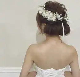 新娘发型i鲜花扎发