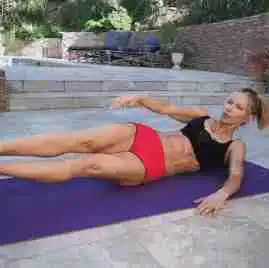 曾是三级片女主,如今比男人还man,化身最性感健身教练
