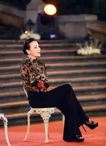 赵丽颖产后复出被群嘲少女感都没了,快回家奶孩子吧

