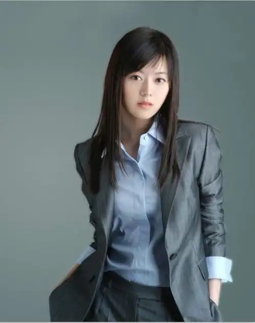 工作装美女头像致敬