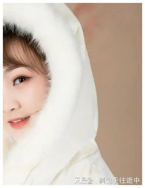 瘦出瓜子脸的林妙可太美了拍古风大片唯美灵动,惊艳不输小时候