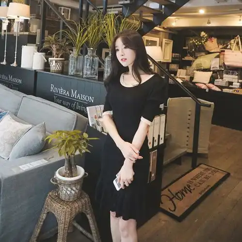 街拍做精致女人,连衣裙少不了