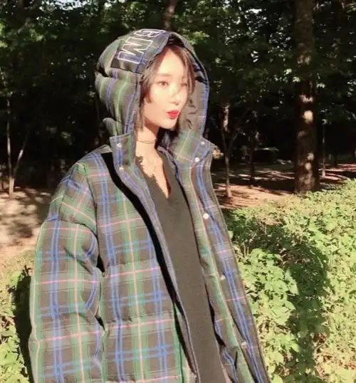 韩国女星高俊熙真会玩,往脚上套了两双雨鞋逆天美腿令人看傻
