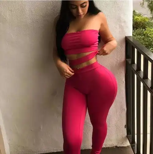 98年墨西哥女孩因臀围爆红,臀围101cm,比卡戴珊还大码,羡慕吗