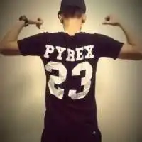 最新qq男生头像背影戴帽子超拽帅是我一辈子的事