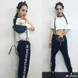 同是曾经的热辣舞后,温岚如今发福撑裂衣服,蔡依林却依旧少女