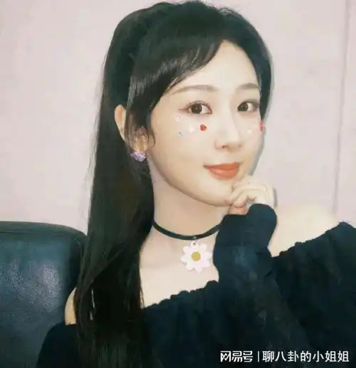 张小寒预告顶流大瓜,肖战王一博杨紫等皆在列,猜猜到底是谁