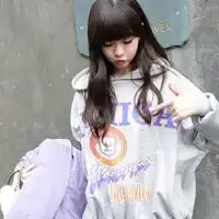 qq韩版头像女生现在想想曾经的深情都好像胡闹