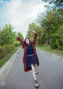 来一件洋溢着春天味道的针织开衫连心情都变得时髦了