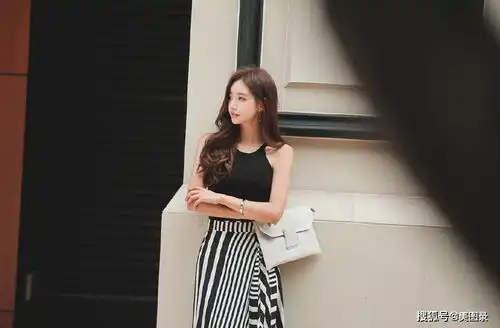 长腿美女模特孙允珠唯美街拍优雅气质