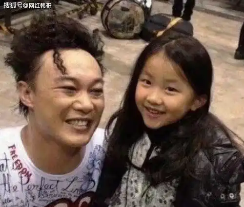 陈奕迅女儿近照曝光与父出席刘嘉玲生日,合照气质不输刘嘉玲