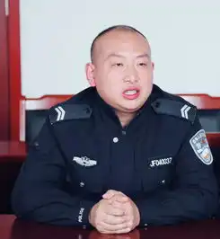 这位奋不顾身跳河救起轻生女子的辅警,受嘉奖啦