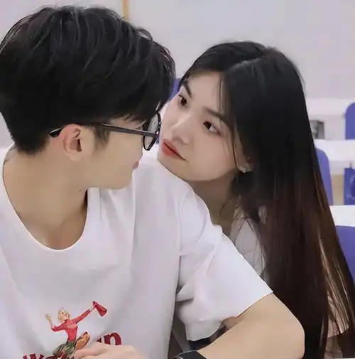 男大学生择偶标准,不再以颜值为重,三无六有女生成为香饽饽