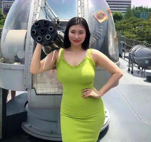 43岁小阿姨健身多年,马甲线十分吸睛,微胖女生也有闪亮时刻