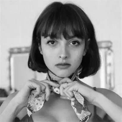 女生头像欧美黑白,带着你的谎言一个人过吧