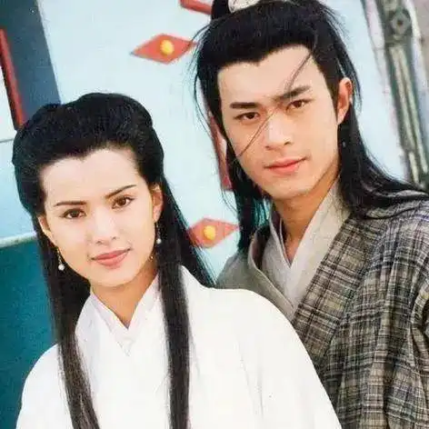 不少女星都出演过小龙女,李若彤扮演的小龙女堪称经典,无人超越