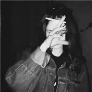 女唯美头像黑白抽烟