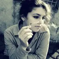伤感颓废抽烟女生头像