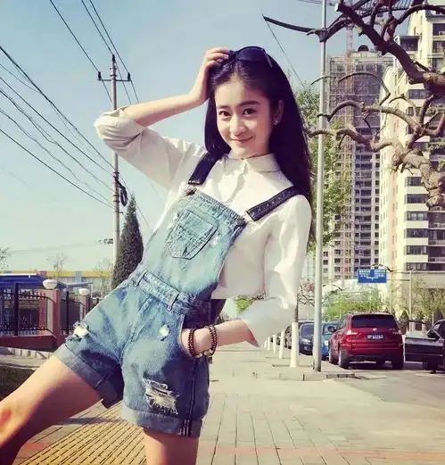 这部火了50年的影片真万能不仅科学狂人喜欢看,还是行走的时尚圈教材呢