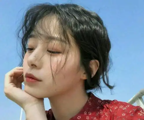 女生对你有好感的3大信号,中了2条以上,明显你被暗恋了