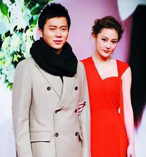 黑料女王张馨予靠嫁人翻身她老公何捷,确实很牛