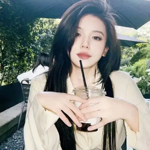 夏日高颜值女生图片,你觉得好看吗
