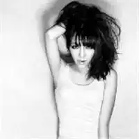 求qq头像女生黑白的酷点的谢啦