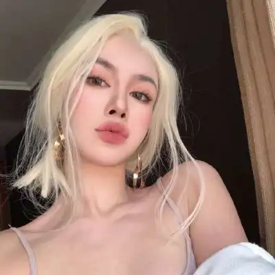 超霸气的欧美风女生qq头像对你很好很好的人还在你身边
