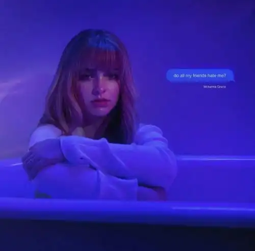 小时候美成洋娃娃,如今更是惊艳美人模版的她有多优秀