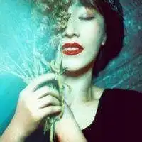 2018高冷红唇女生头像微信头像图片大全