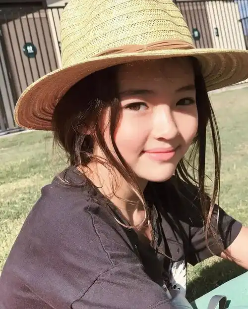 热点神似宋慧乔,这个10岁美韩混血小姑娘,童颜简直是小仙女本仙啊