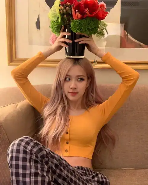 更新blackpink朴彩英图片,陷入肉肉的颜值无法自拔