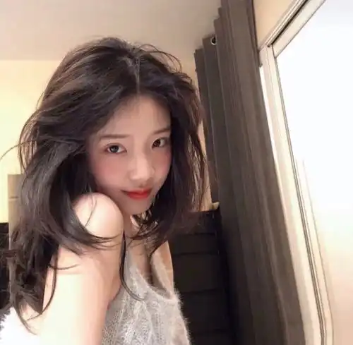 若是这三个星座男主动接近你,十有八九就是喜欢你