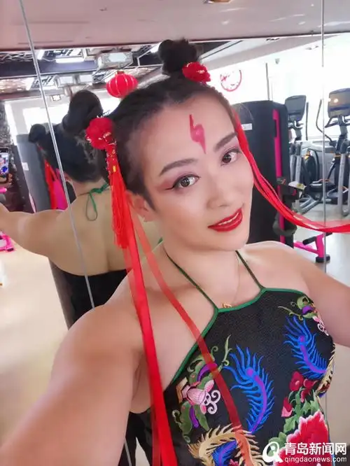 健身女孩cos金刚芭比哪吒不是白瘦弱才叫美女