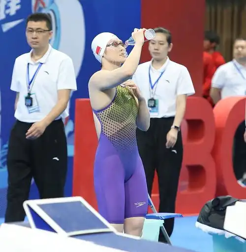 18岁保送清华,如今宣布再战奥运,邓亚萍点赞中国游泳天才美少女