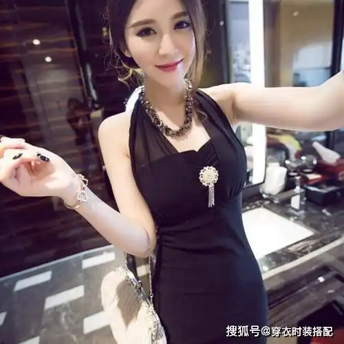 清纯女孩穿连衣裙,根据这几点挑,时髦显瘦有魅力