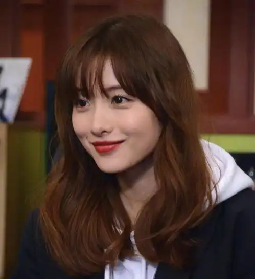 女生多少斤算微胖哈哈哈哈哈...