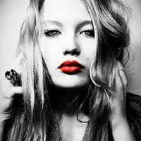 红嘴唇女生霸气头像图片微信头像图片大全