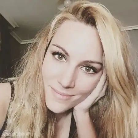 德赫亚女友美照诱人身材劲爆美艳妖娆