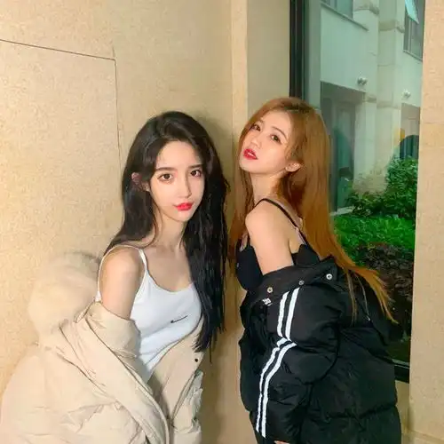 网红艾比转性成功,曾因男儿身备受争议,如今已经成为真正的女孩