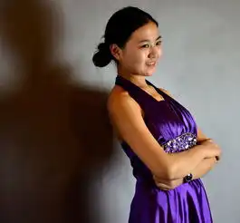 尼康还厚道,周6酒店请大师做作品演讲,外给美眉拍