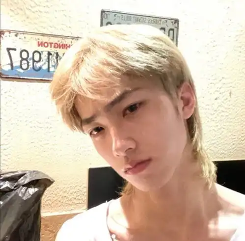 小众男生头像女孩子们出来吧.