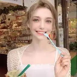 头像丨我太孤独想与你同行
