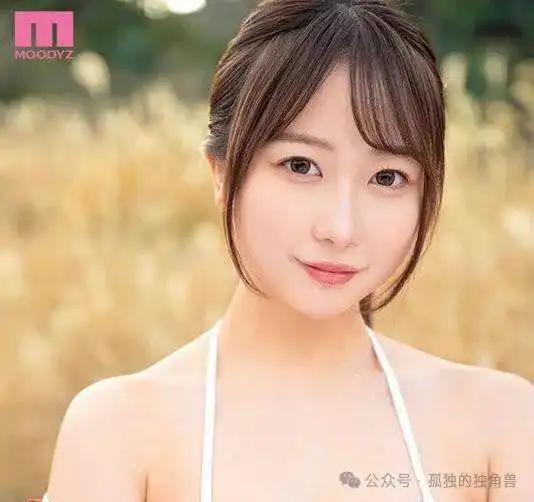 明明是在旅馆打工的美少女想不到她是不断拍写真女星