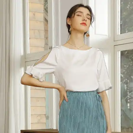 施悦名2021夏季新款韩版女装圆领白色上衣女时尚简约镂空纯色短袖雪纺衫